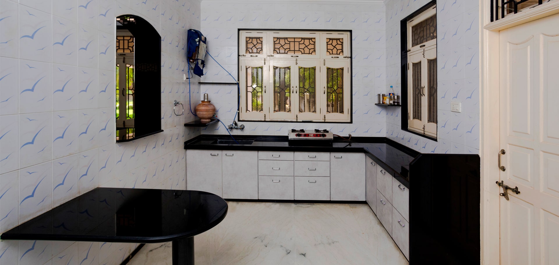 Fully Equipped Modern Kitchen
